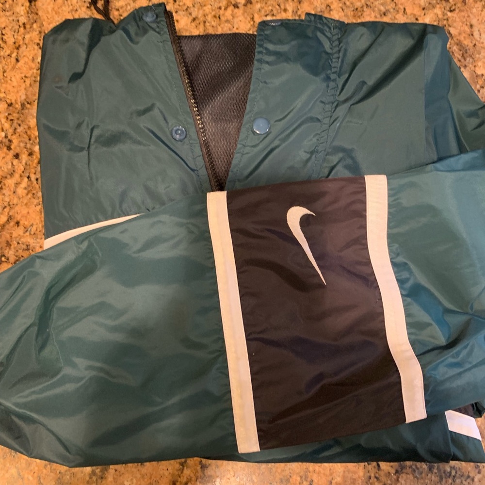 Classic Nike Pullover Windbreaker